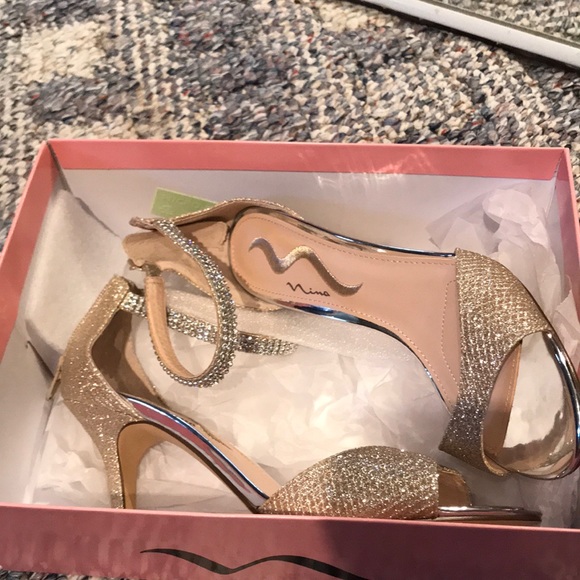 Sandals - Picture 4 of 4